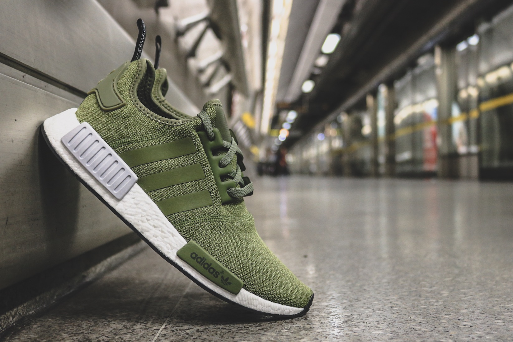 nmd r1 olive euro